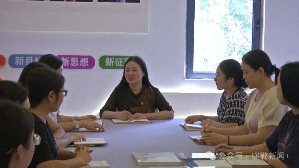 党旗飘扬耀邯郸丨36年坚守把教育变成生命的礼赞——记邯郸经济技术开发区世纪路小学党支部书记、校长王丽芳