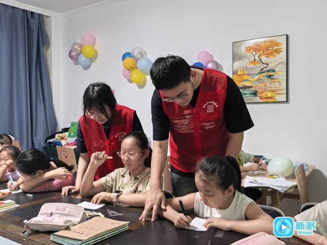 “暑假带娃”花样多 有所学有所乐