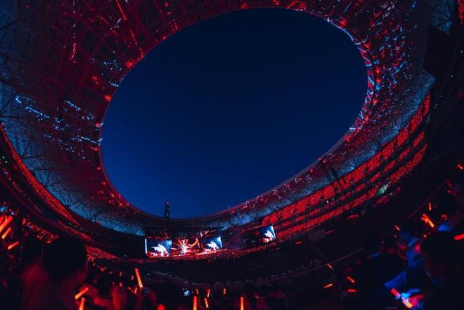 周深「深深的」巡回演唱会西安站圆满落幕 十一周年节点唱响古城再现高光时刻